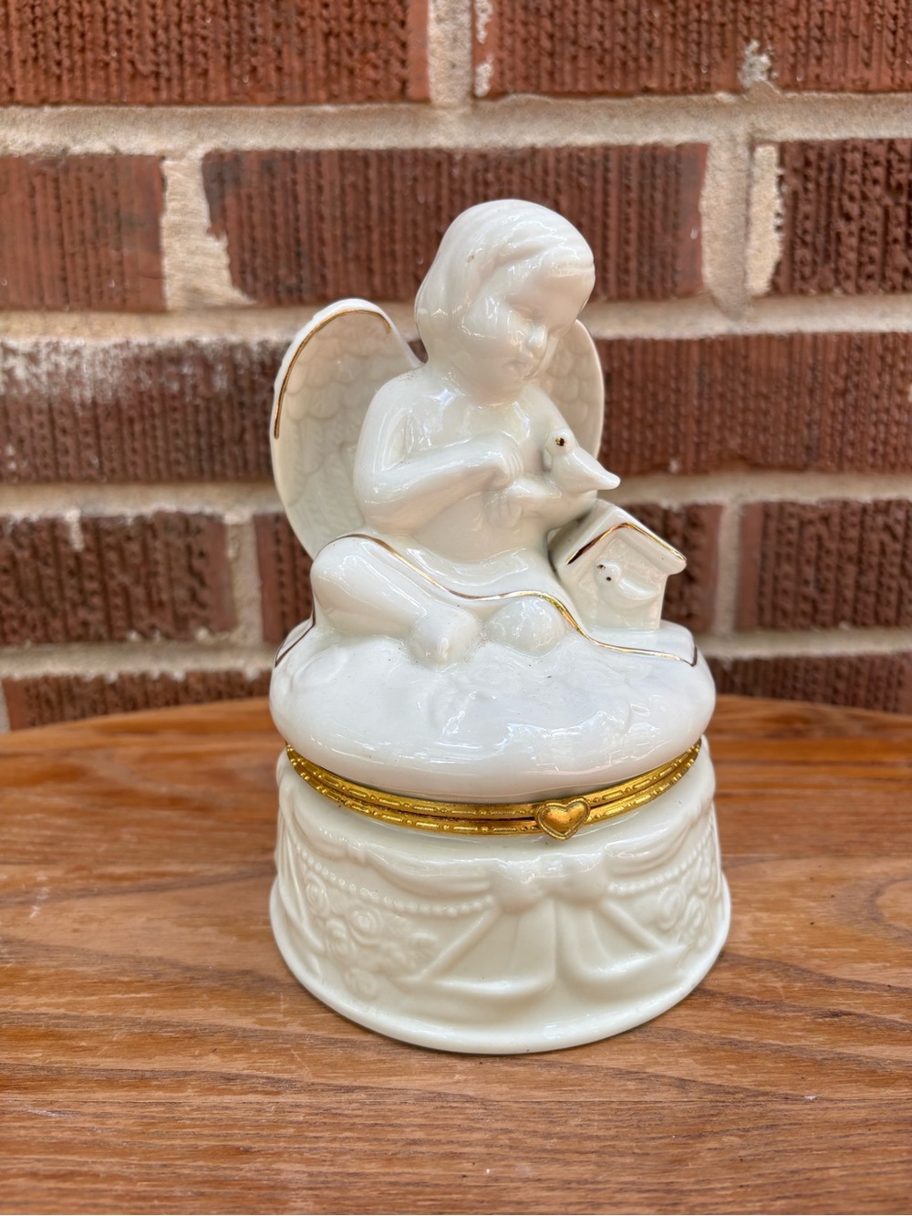 Vintage Child Angel White and gold Ceramic Trinket Box